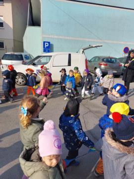 Obisk maskar na obicini, foto L Uhan (4)